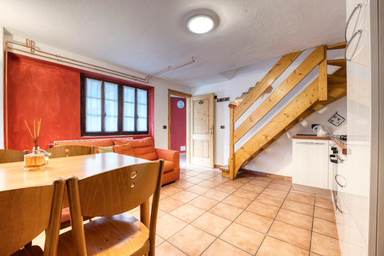 Incanto Walser Apartments Ronco Macugnaga Exterior photo