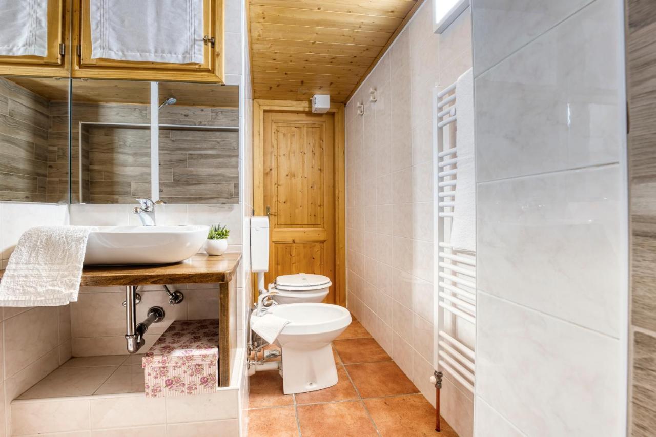Incanto Walser Apartments Ronco Macugnaga Exterior photo